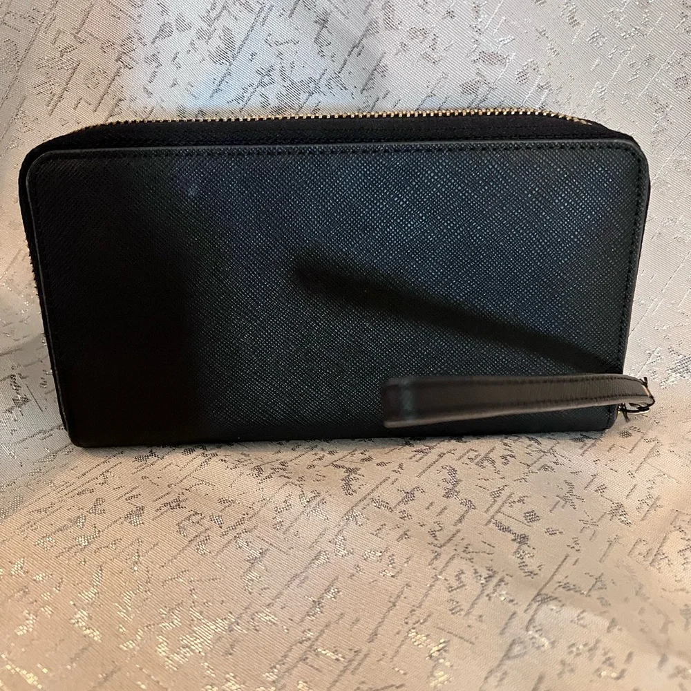Kate Spade New York Large Continental Saffiano Leather Zip-Around Wallet /Wristl